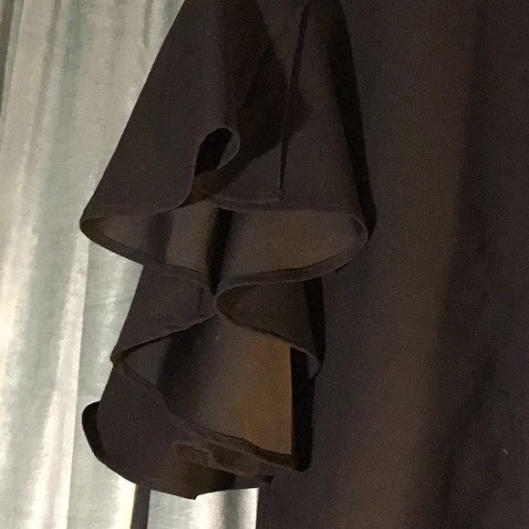 Fate by LFD Black shift dress with trumpet sleeves - Picture 4 of 6